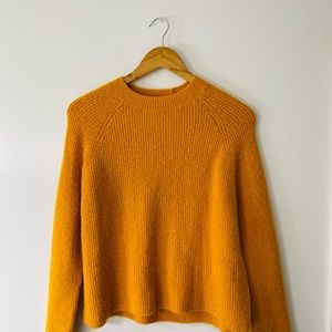 YELLOW-ORANGE SWEATER